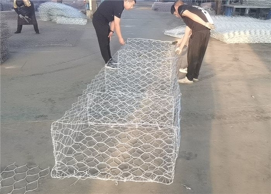 6*8, заполненный камнем провод металла 8*10,10*12 Gabion арретируют для предохранения от размывания почвы или берег реки берега реки
