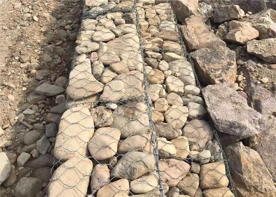 6*8, заполненный камнем провод металла 8*10,10*12 Gabion арретируют для предохранения от размывания почвы или берег реки берега реки
