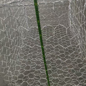 Гальванизированная пВХ покрытая шестиугольная габионная проволочная сетка для стабилизации склона