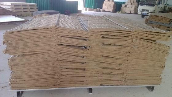 Заполненные песком современные военные оборонительные барьеры с коричневым геотекстилем, прошли ISO